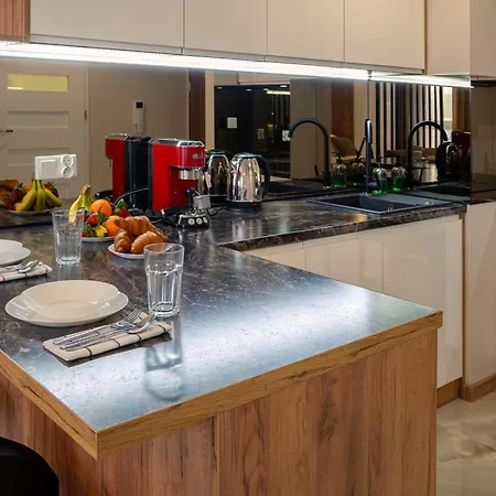 Ekskluzywny + Garaz Krakkó